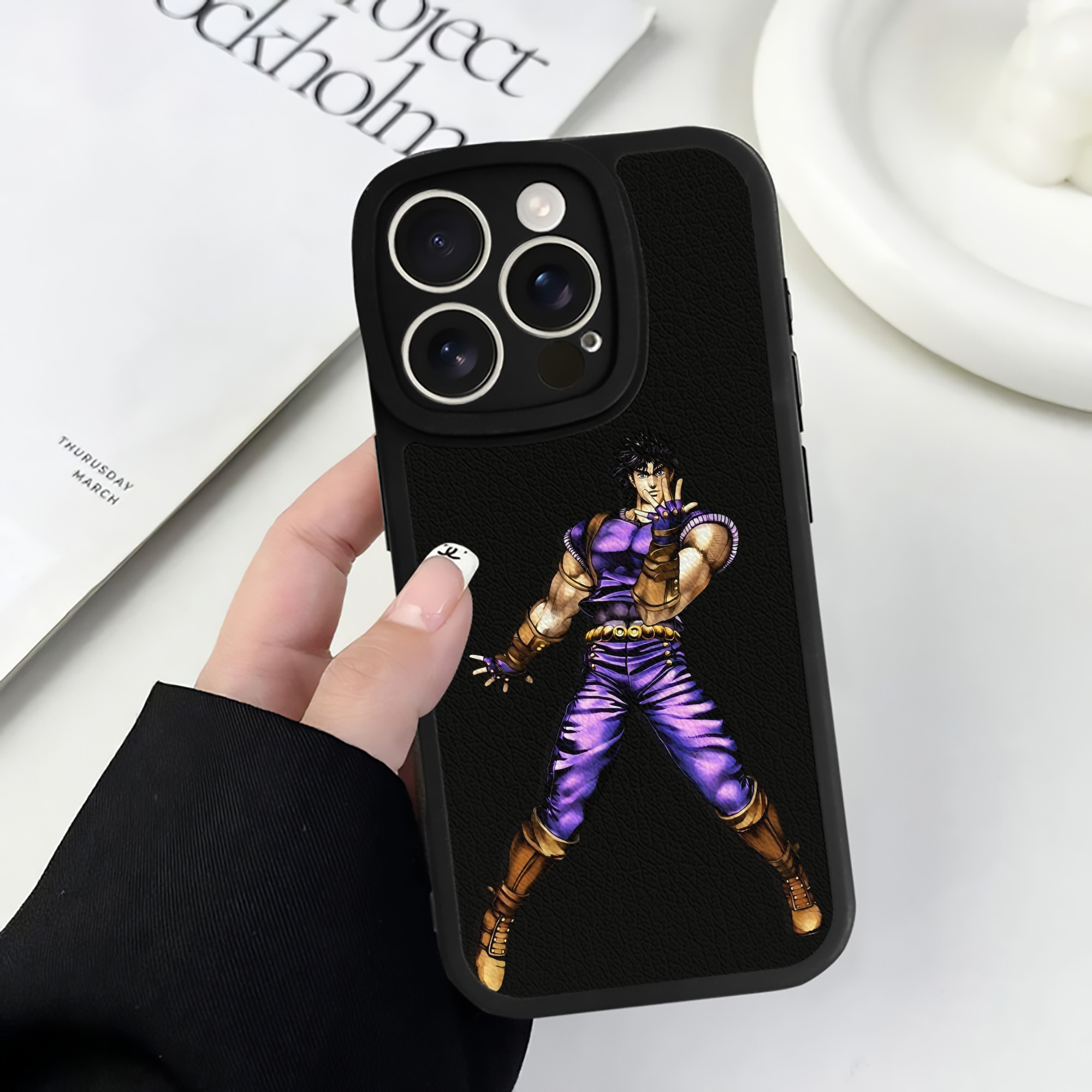 （画像用） ジョジョの奇妙な冒険 /ジョナサン?ジョースター JoJo's Bizarre Adventure Jonathan Joestar 【iPhone 16シリーズ対応】シリコンスマホケース（レザー調） 材質：シリコン